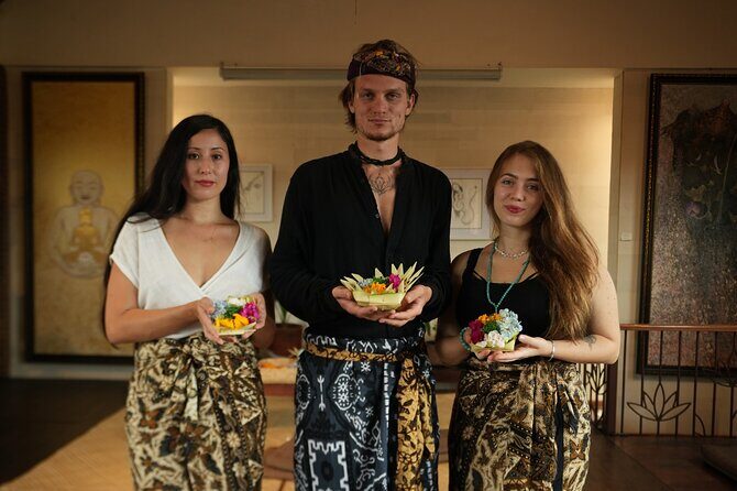 Canang Sari Making Experience in Ubud - A Closer Look at the Canang Sari Making Experience in Ubud