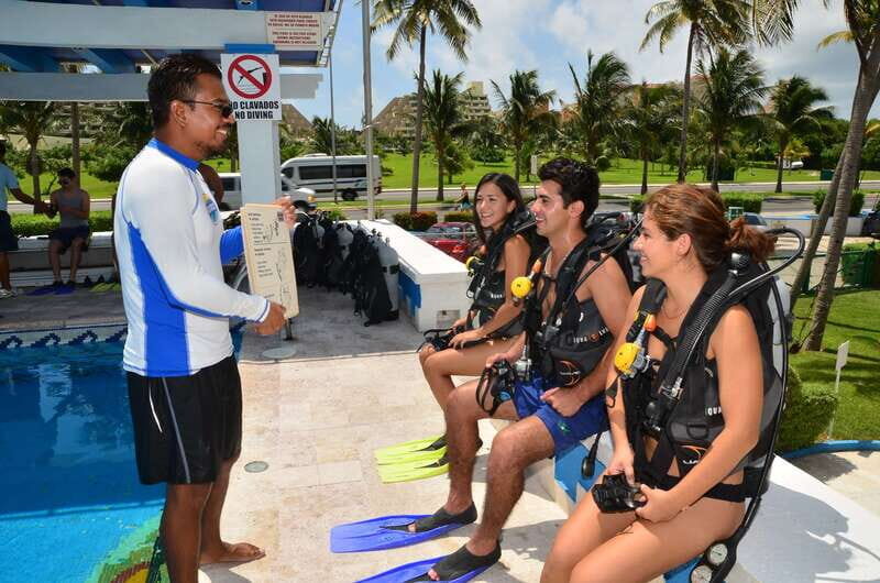 Cancun: Aquaworld Scuba Diving School - The Diving Locations: Reefs and Art