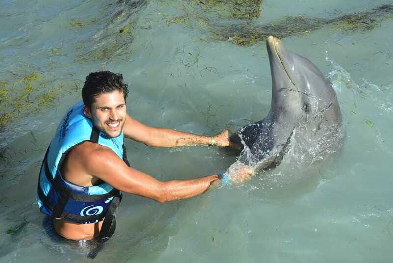 Cancun: Dolphin Swim and Garrafon Reef Park Tour with Buffet - FAQs