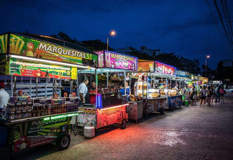 cancun-downtown-evening-walking-tour