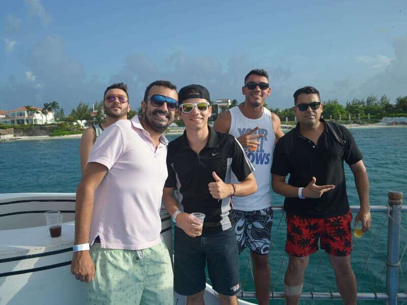 Cancun: Full-Day Catamaran Cruise to Isla Mujeres - FAQs