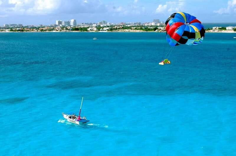 Cancún: Parasailing Adventure with Hotel Pickup and Drop-off - What the Tour Offers