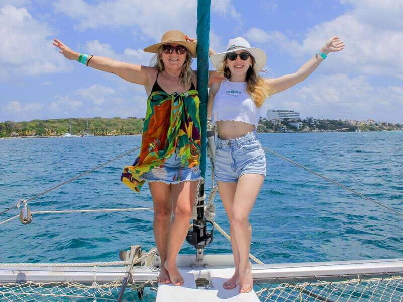 Cancún Private Catamaran to Isla Mujeres with Open Bar - Why Choose the Cancun Private Catamaran to Isla Mujeres?