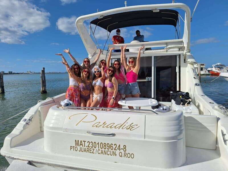 Cancun: Private Luxury 46-Feet Flybridge Yacht Cruise - A Closer Look at the Experience