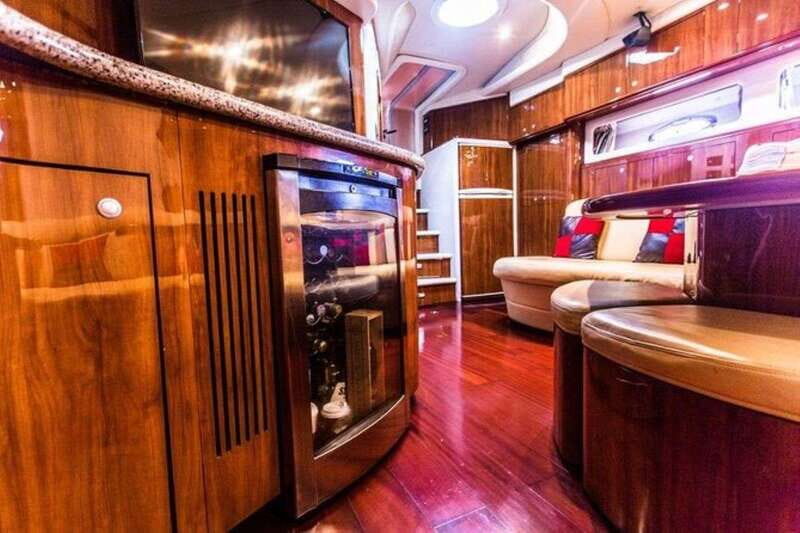 Cancun private yacht Sea Ray Sundancer 60 feet - The Scenic Highlights