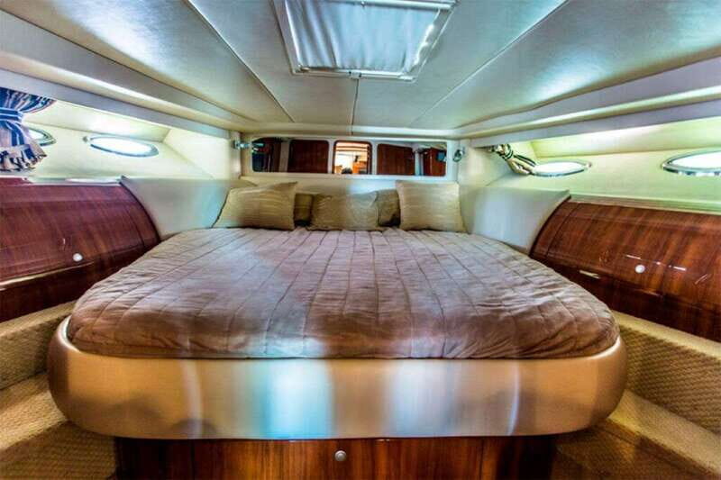 Cancun private yacht Sea Ray Sundancer 60 feet - Who Will Love This Experience?