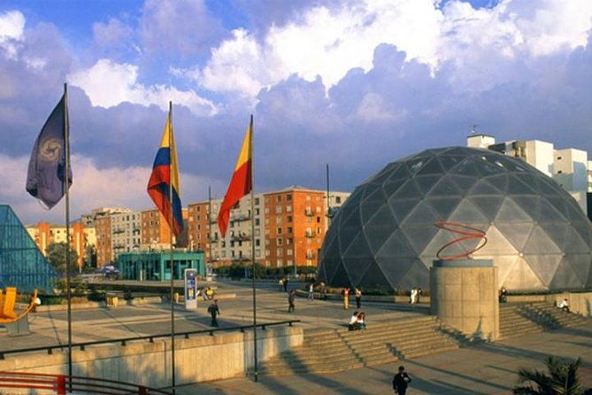 candelaria-and-fernando-botero-museum-tour-in-bogota