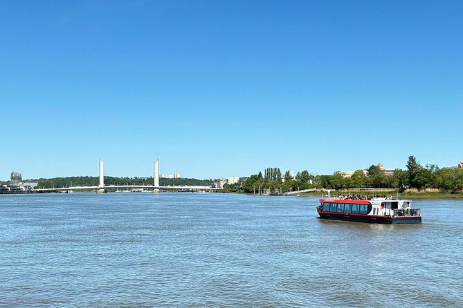 caneles-cruise-and-unesco-route