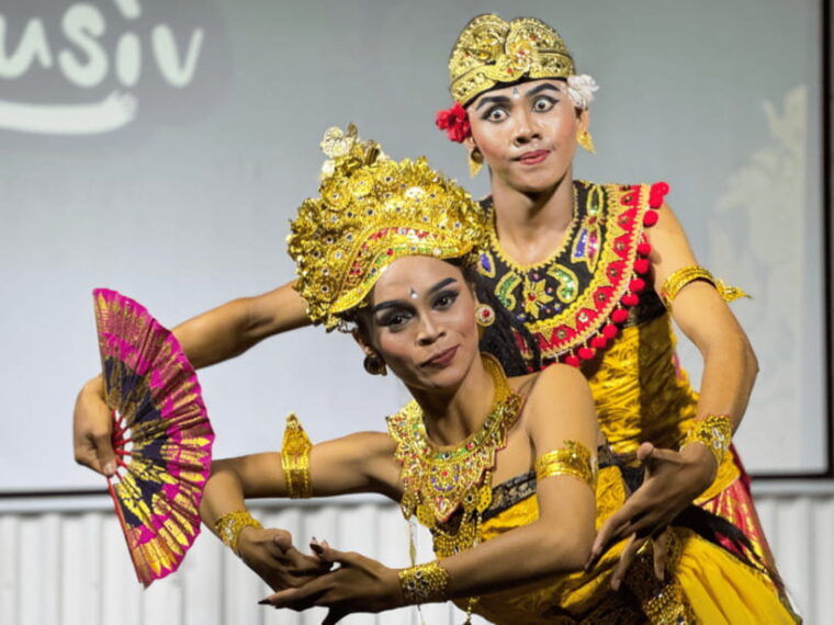 canggu-deaf-dancer-show-with-dinner