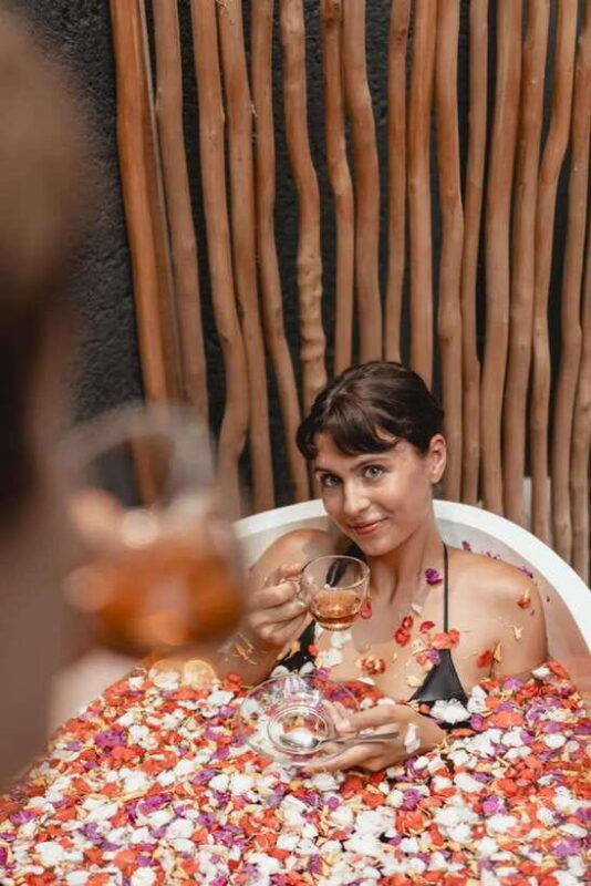 canggu-svaha-spa-nelayan-relax-flower-bath-experience