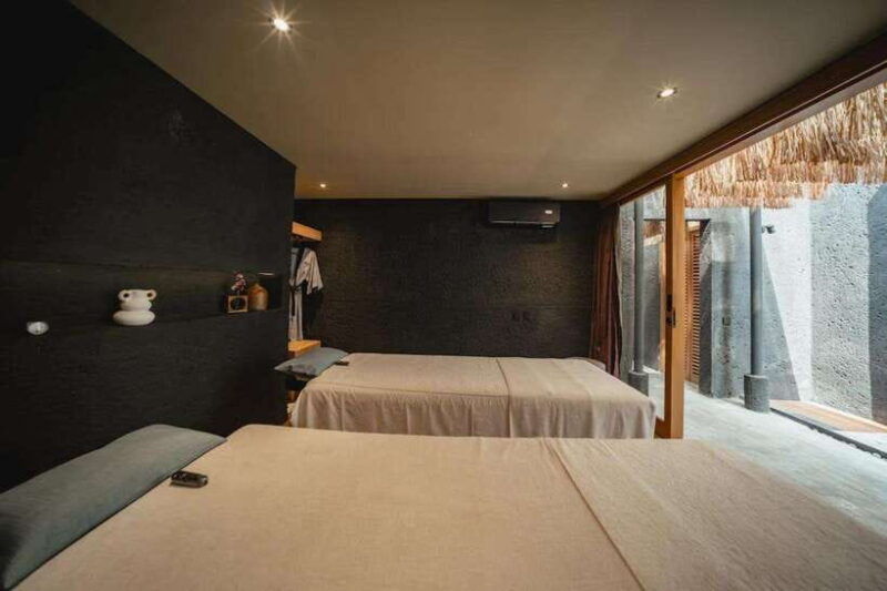 canggu-svaha-spa-nelayan-relax-flower-bath-experience