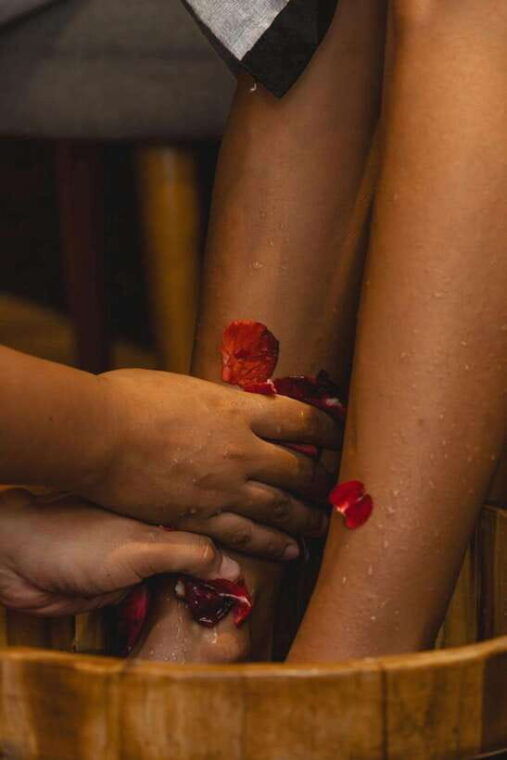 canggu-svaha-spa-nelayan-relax-flower-bath-experience