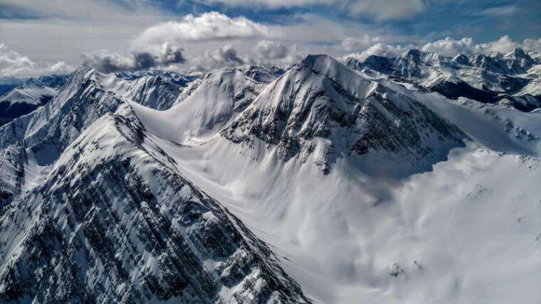 canmore-35-minute-heli-tour-mt-assiniboine-its-glaciers