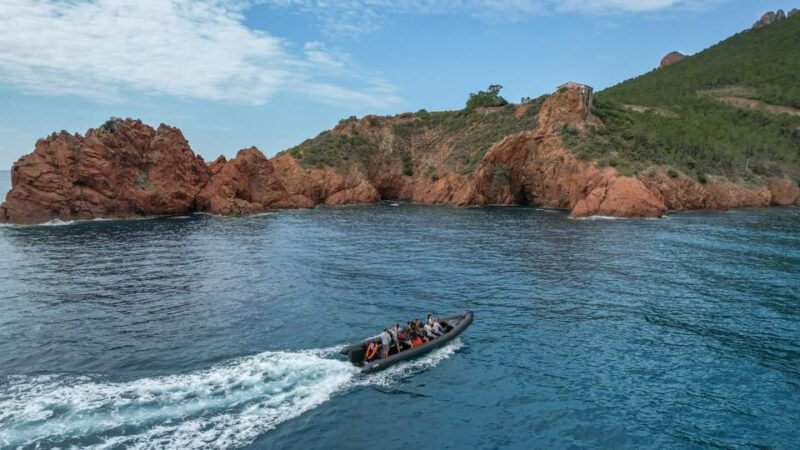 cannes-coastline-boat-excursion-to-st-tropez-via-esterel