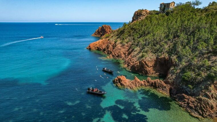 cannes-coastline-boat-excursion-to-st-tropez-via-esterel