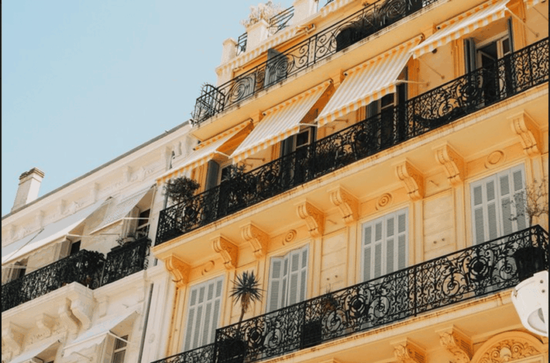 cannes-express-walk-with-a-local-in-60-minutes