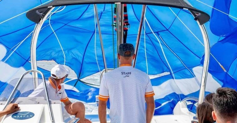 cannes-parasailing-experience-for-couples-family-friends