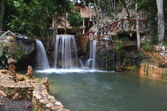 cano-hondo-rooms-kayaking-hiking-natural-waterfall-swimming-pools