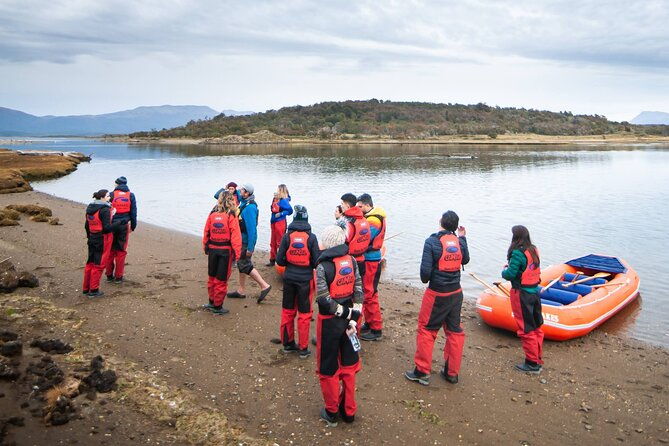 canoeing-adventure-on-the-beagle-channel-and-penguin-colony