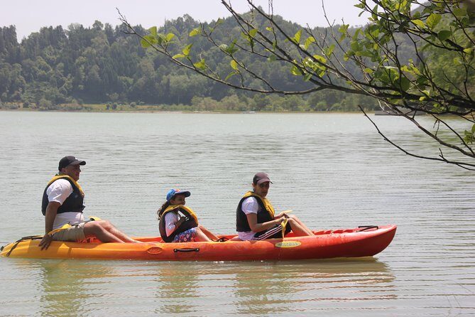 Canoeing at Furnas Lake - FAQs