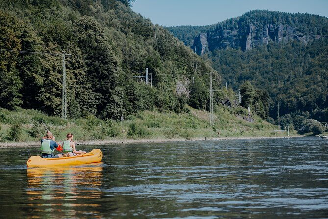 canoeing-on-the-elbe-river-bike-rental-from-decin-to-bad-schandau