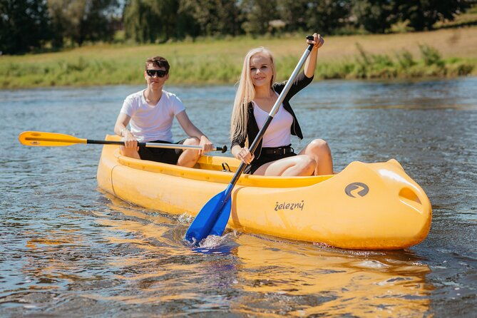 canoeing-on-the-elbe-river-decin-to-schmilka