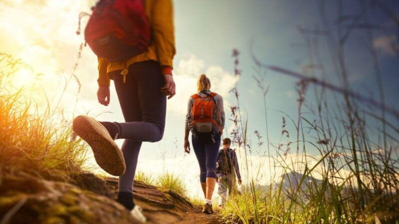 canyamel-couple-adventure-fun-gamequiz-and-walk-in-nature