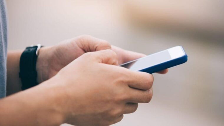 canyamel-couple-adventure-fun-gamequiz-and-walk-in-nature