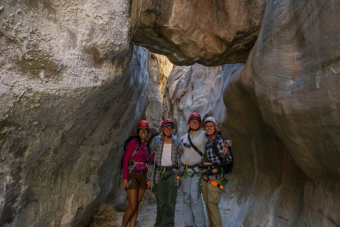 canyoneering-adventure-near-lake-powell