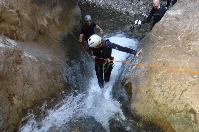 canyoning-at-the-foot-of-etna-2