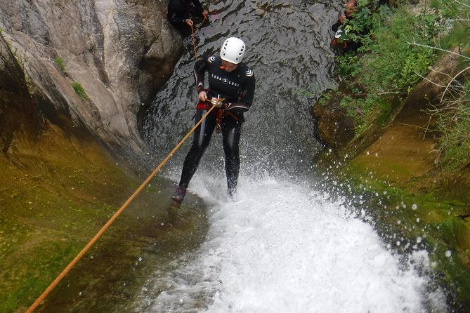 canyoning-at-the-foot-of-etna-2