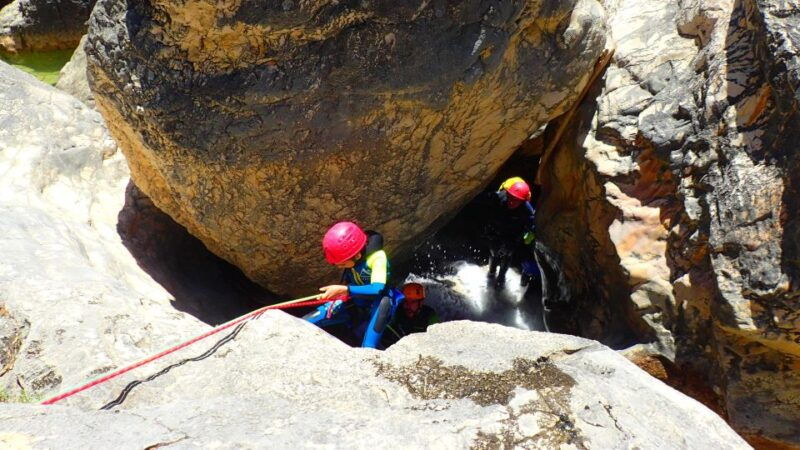 canyoning-day-trip-in-sierra-de-guara