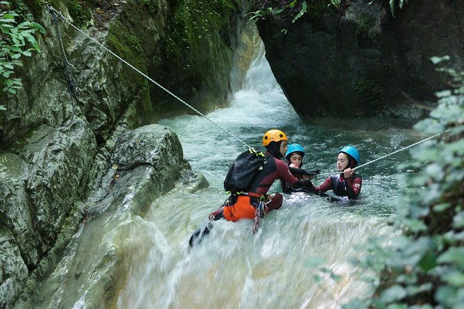 canyoning-discovery-3h-in-aix-les-bains-chambery-terneze