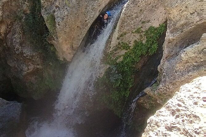 canyoning-experience-in-gorgo-de-la-escalera-ravine