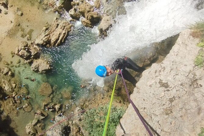canyoning-experience-in-gorgo-de-la-escalera-ravine