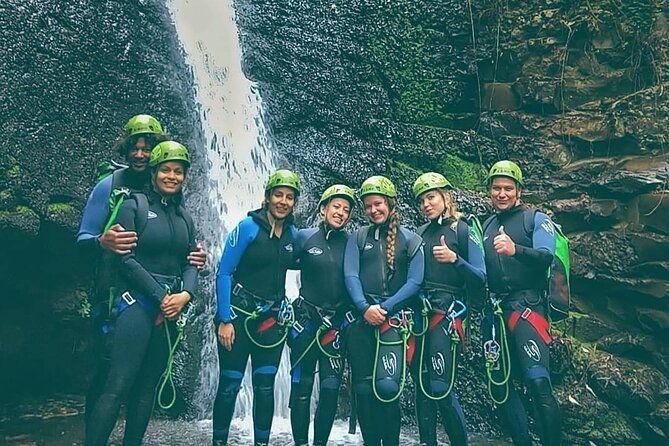 canyoning-experience-in-gran-canaria-cernicalos-canyon