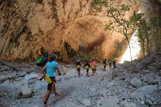 canyoning-green-throat