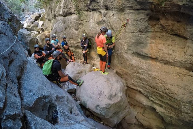 canyoning-green-throat