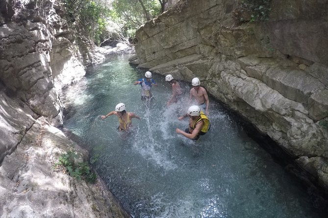 canyoning-green-throat