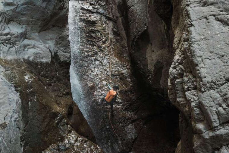canyoning-half-day-heart-creek-beginner-friendly