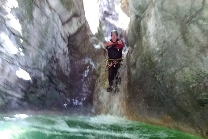 canyoning-in-annecy-the-mailbox-in-angon