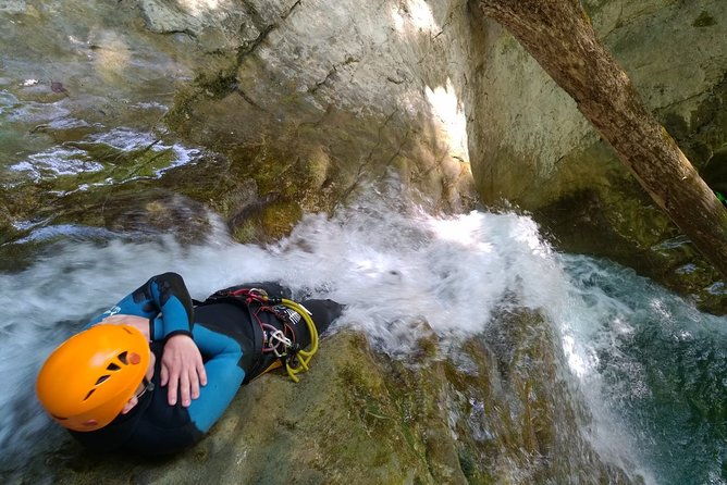 canyoning-in-ecouges-valley-in-vercors-grenoble