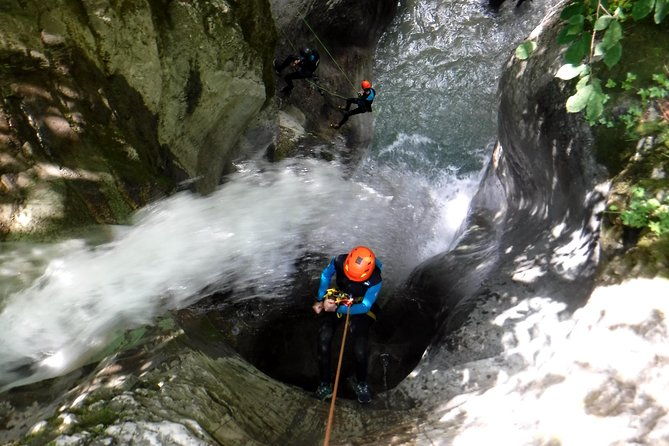 canyoning-in-ecouges-valley-in-vercors-grenoble