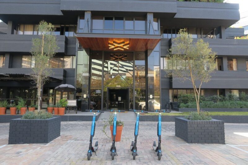 Cape Town: bicycle or E-scooter History Tour with Coffee - Key Points