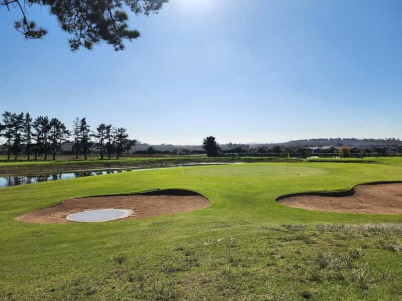 Cape Town: Experience Golf, Wine Tour with VIP Wine Tasting - The Golf Experience