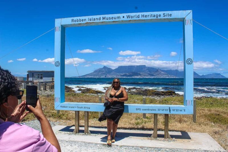 Cape Town: Guided Tour Of Robben Island & The Diamond Museum - The Diamond Museum: Sparkle and Luxury in Cape Town