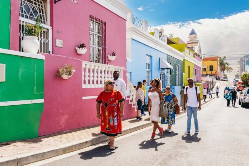 Cape Town: Half-Day Walking City Tour and African Lunch - Key Points