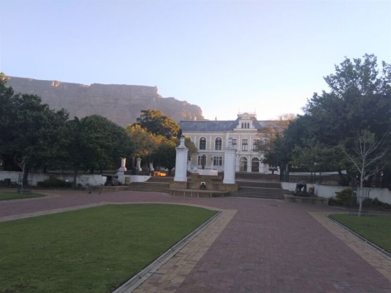 Cape Town: Introductory City Tour by Foot and Minibus - Key Points