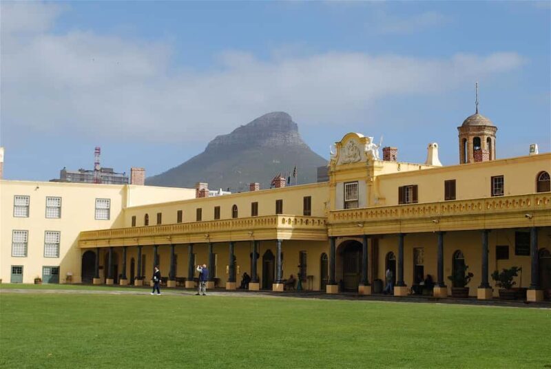 Cape Town: Private Full-Day City Tour of Top Attractions - Starting in the Heart of the City: Downtown and the Castle of Good Hope