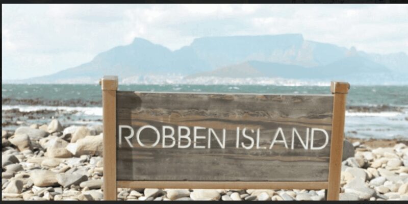 Cape Town: Robben Island and two Oceans Aquarium Day Tour - Key Points